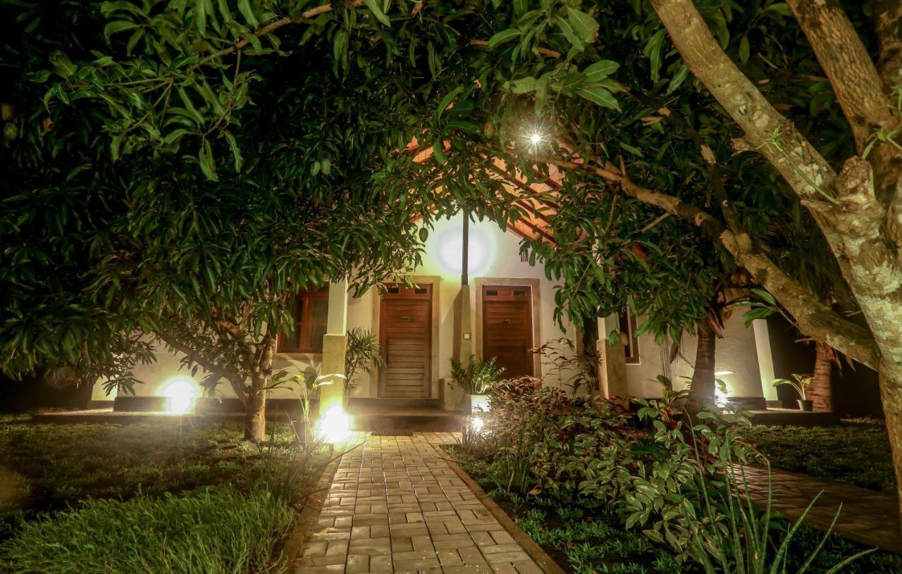 Subaseth Villa Anuradhapura Bagian luar foto