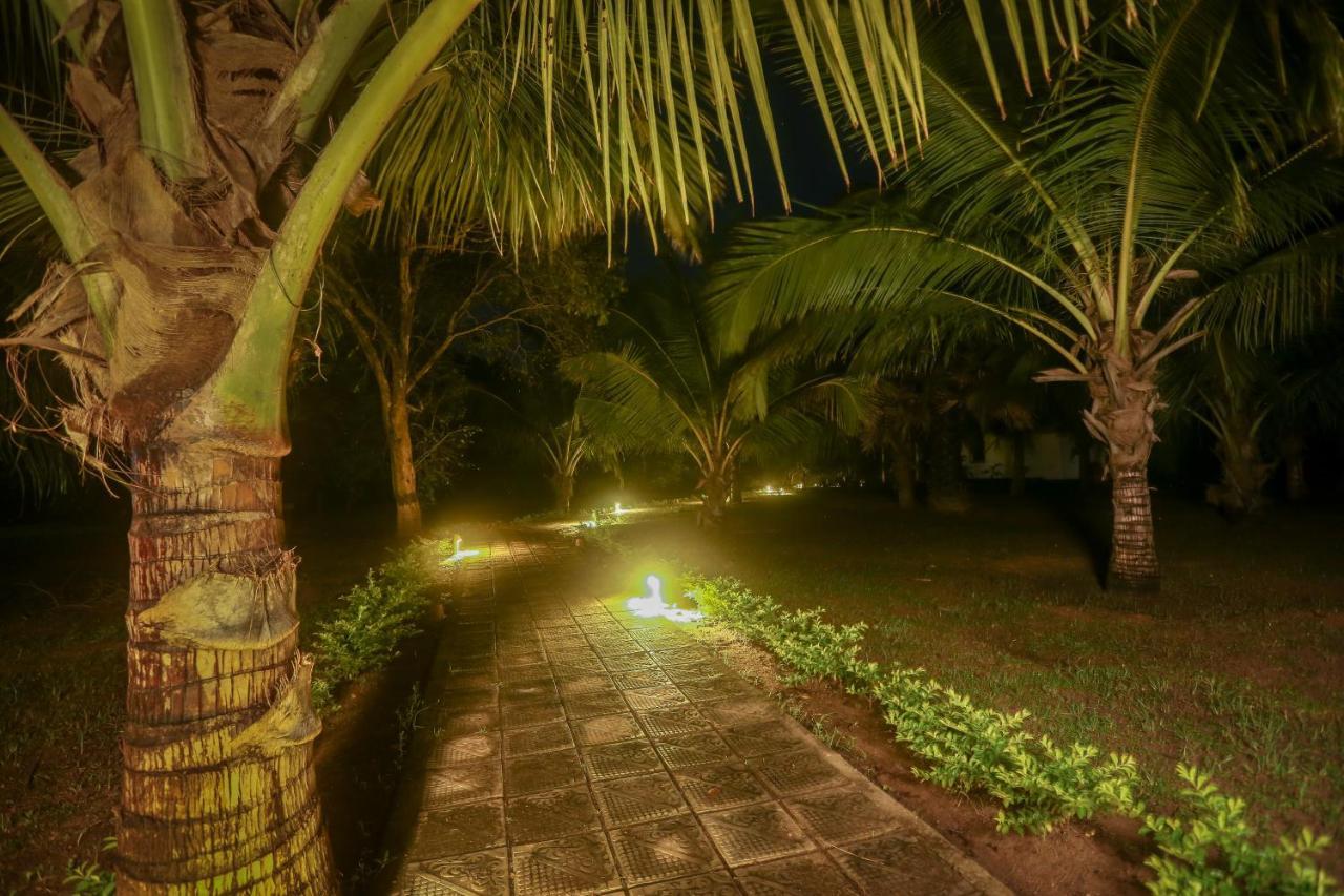 Subaseth Villa Anuradhapura Bagian luar foto